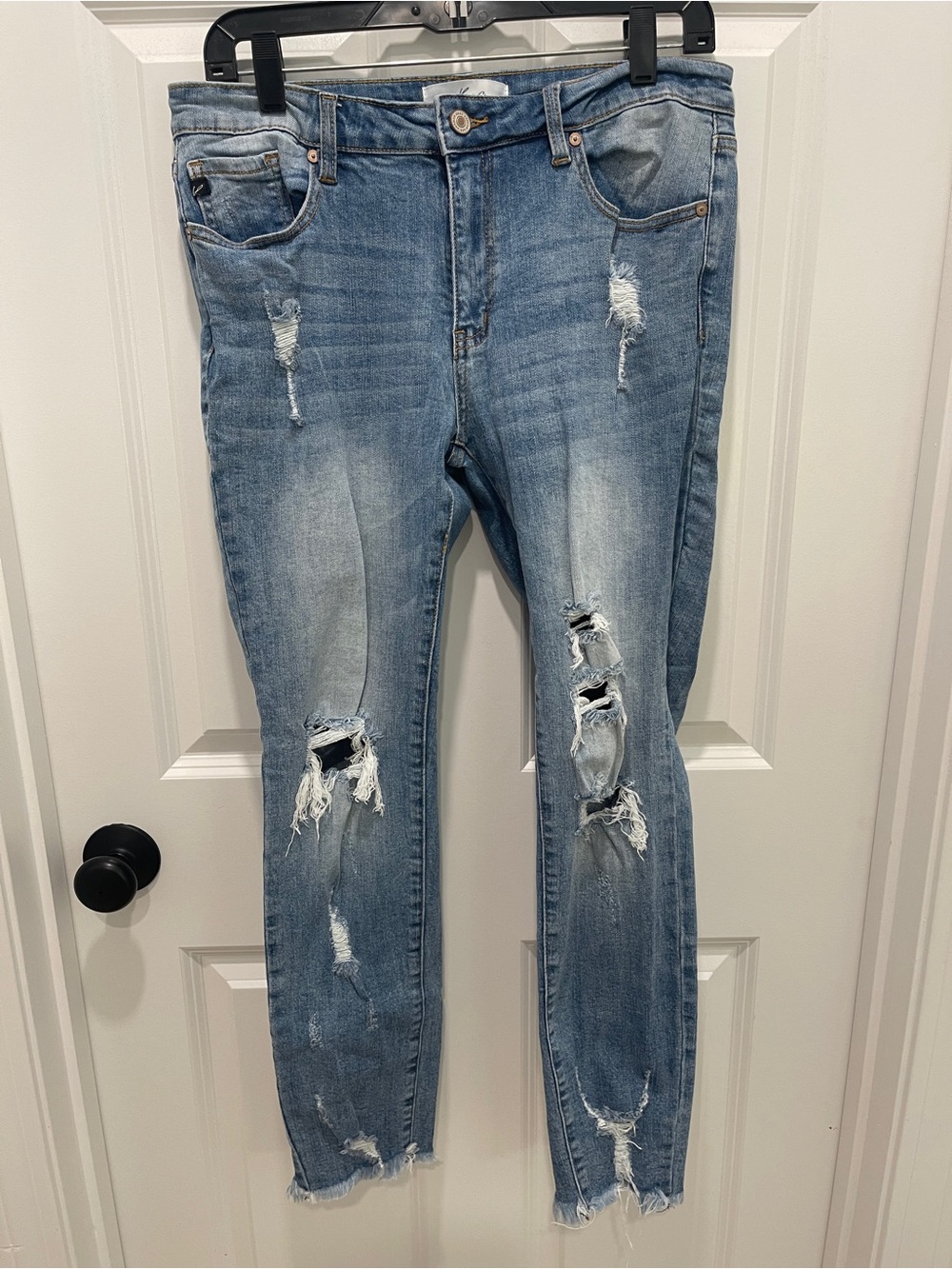 KanCan Distressed Light Wash Skinny Jeans